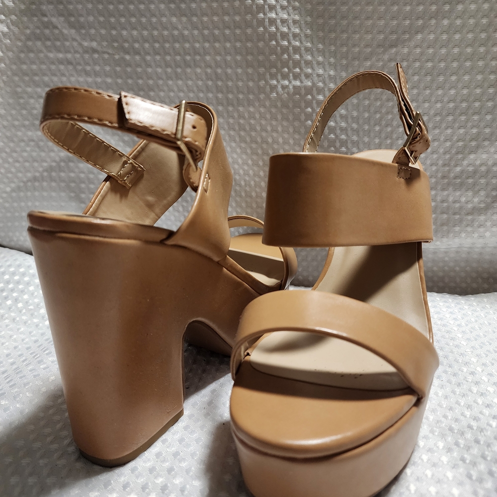 Elegant Tan Platform Sandals